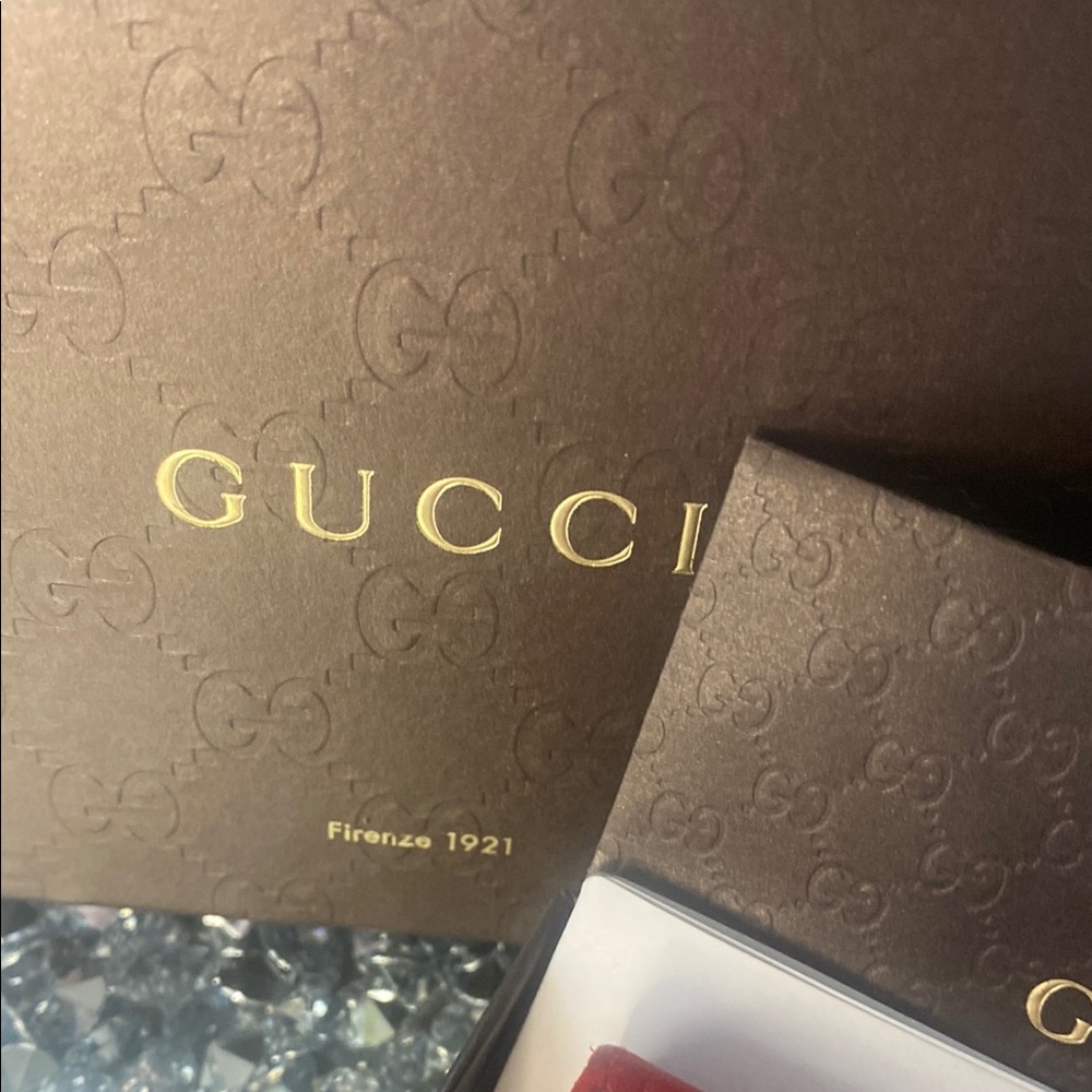 Gucci Red and Black Wallet Luxurious Design 💯 Authentic - Picture 3 of 15